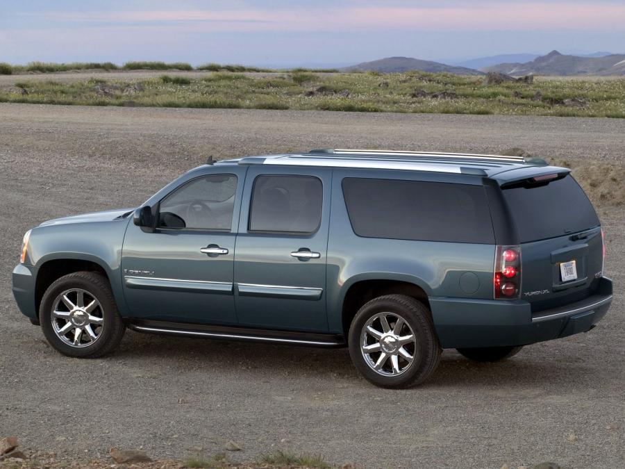 GMC Yukon XL Denali 2006 года  (фото 2 из 4)